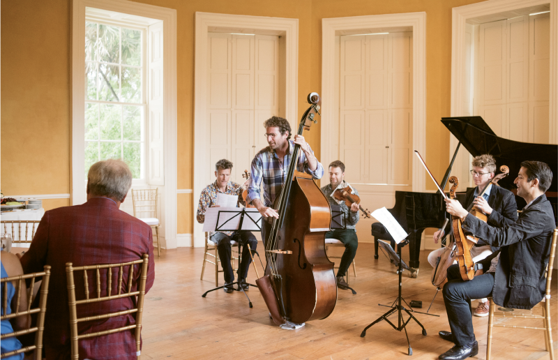 5 p/m. - Fan Club: As the guests start to arrive, Balliett takes the ensemble through one of his compositions.
