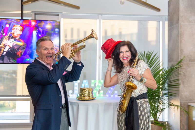 Auctioneers Tom Crawford and Dorothy Kronemer clowned around.