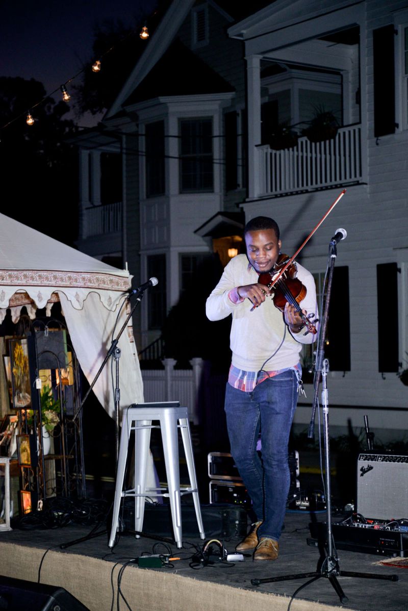 Violinist Seth G. performs extraordinary live music